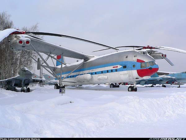 Mi-12 en exposición estática: el segundo de dos construidos